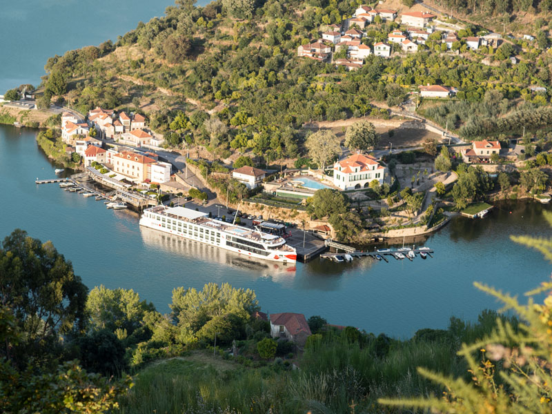 FLusskreuzfahrt auf dem Duro: A-ROSA ALVA am Anleger in Portoantigo